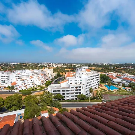 Luxpool Apartmán *
