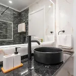Luxpool Apartment
